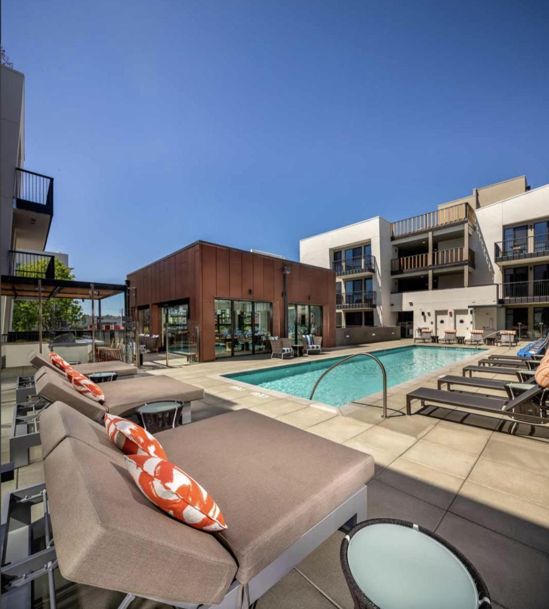 Santa Monica With Pool And *